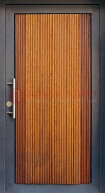 Коричневая входная дверь c МДФ панелью ЧД-03 в частный дом в Пушкино