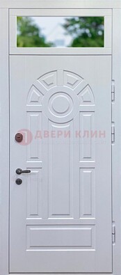 Белая входная дверь со стеклом и верхней фрамугой ДФГ-3 в Пушкино