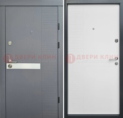 Серая металлическая дверь с белой резной МДФ панелью ДМ-215 в Пушкино