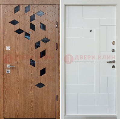 Коричневая металлическая дверь МДФ внутри белого цвета ДМ-256 в Пушкино
