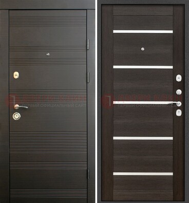 Черная металлическая входная дверь и внутри коричневый МДФ ДМ-301 в Пушкино