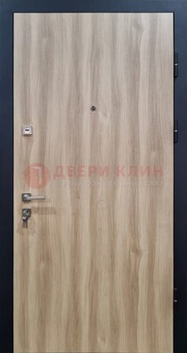 Светлая металлическая дверь с МДФ ДМ-340 в Пушкино