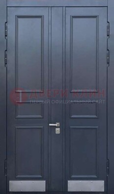 Черная двухстворчатая дверь для улицы с МДФ ДМ-535 в Пушкино