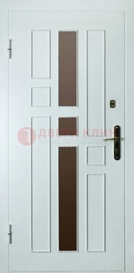 Белая стальная дверь с МДФ и декоративными вставками ДМ-62 в Пушкино