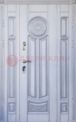 Белая двухстворчатая дверь с массивом дуба ДМД-72 в Пушкино