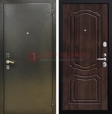Темно-серая железная дверь с порошковым покрытием и коричневой МДФ ДП-288 в Пушкино