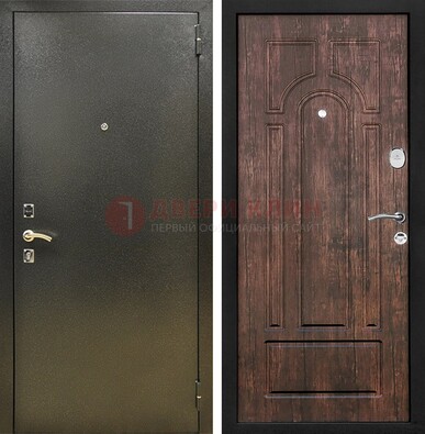 Темно-серая металлическая дверь с порошковым покрытием и МДФ коричневая ДП-292 в Пушкино