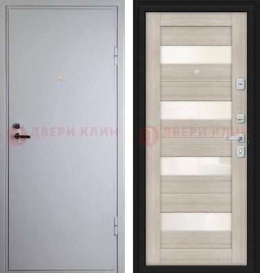 Белая железная дверь с порошковым напылением и стеклом ДП-308 в Пушкино