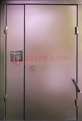 Коричневая стальная дверь в подъезд ДПД-1 в Пушкино
