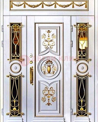 Белая стальная парадная дверь с золотыми элементами ДПР-80 в Пушкино