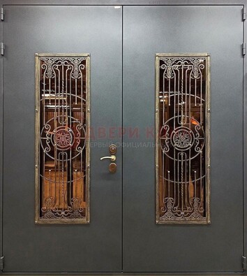 Входная металлическая парадная дверь со стеклом и ковкой ДПР-81 в Пушкино