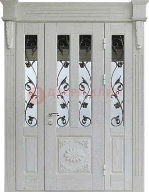 Входная парадная дверь со стеклом и ковкой в белом цвете ДПР-93 в Пушкино