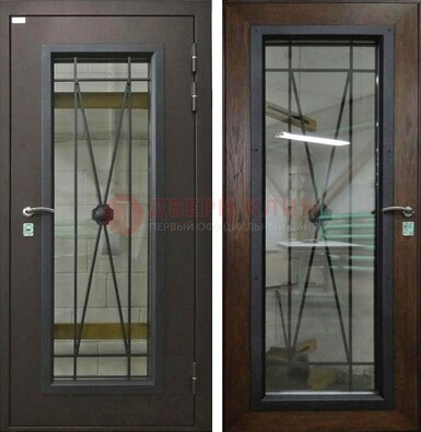 Коричневая железная дверь со стеклом для частного дома ДС-8 в Пушкино