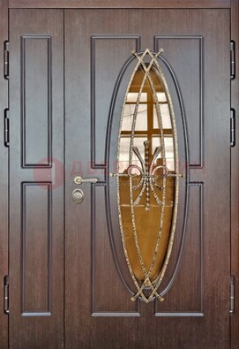 Полуторная металлическая дверь со стеклом и ковкой ДСК-108 в Пушкино