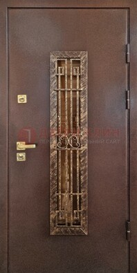 Металлическая дверь с порошковым напылением со стеклом и ковкой ДСК-110 в Пушкино