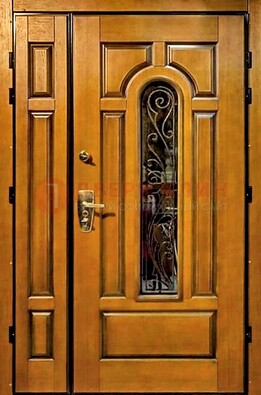 Распашная металлическая дверь со стеклом и ковкой для дома ДСК-152 в Пушкино