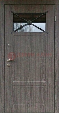 Уличная дверь со стеклом и ковкой вверху ДСК-190 в Красноармейске