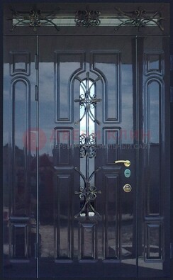 Глянцевая полуторная дверь Винорит стекло и ковка ДСК-275 в Пушкино