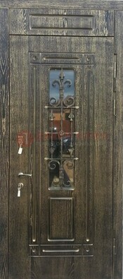 Зеленая входная дверь со стеклом и ковкой ДСК-67 в Пушкино