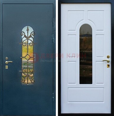 Входная дверь Дверь со стеклом и ковкой ДСК-71 для кирпичного дома в Пушкино