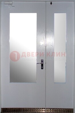 Белая  тамбурная дверь со стеклянными вставками ДТМ-18 в Пушкино
